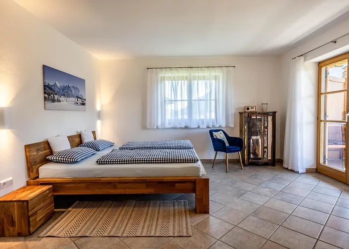 Lara 2 Apartman *